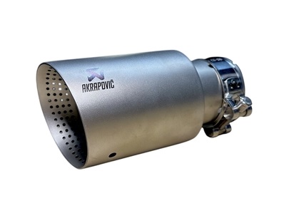 Насадка на глушитель AKRAPOVIC (скошенная, с перфорацией) 63-89мм (серебристая)