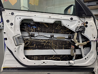 Шумоизоляция дверей в автомобиле Infiniti G25