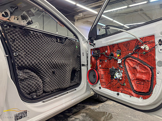 Шумоизоляция и автозвук в Volkswagen Sagitar