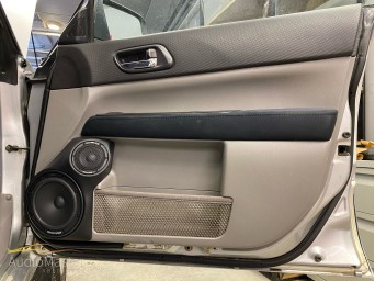 Шумоизоляция и аудиосистема в Subaru Forester
