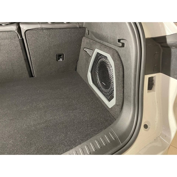 Короб Стелс Haval F7 и F7X правая 10" (с грилем, без подстветки)