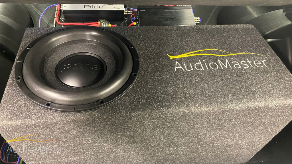 Аудиосистема в Нива Legend 7.jpg