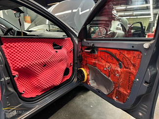 Шумоизоляция дверей и установка аудиосистемы в Lada Vesta