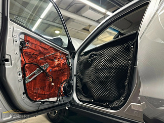 Шумоизоляция дверей и замена штатной акустики в Geely Atlas Pro.
